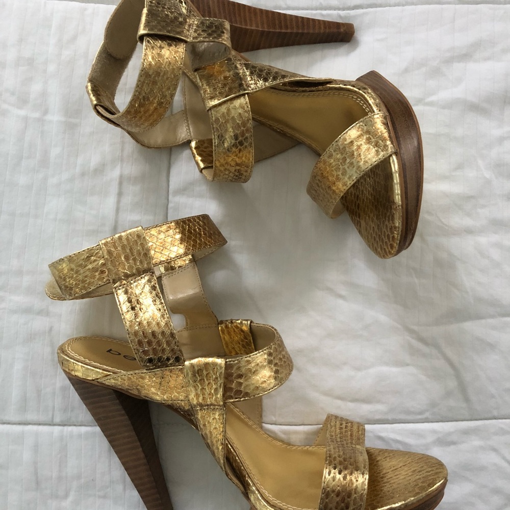 BNWB Bebe Evelyn Gold Snake Strappy Sandals Size 9